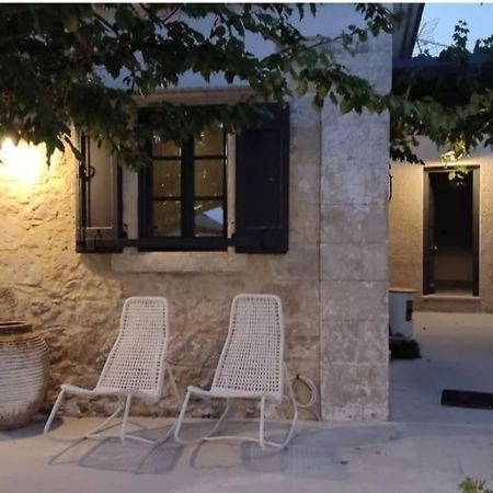 Villa Aiolia Kondoyenádha Exterior foto