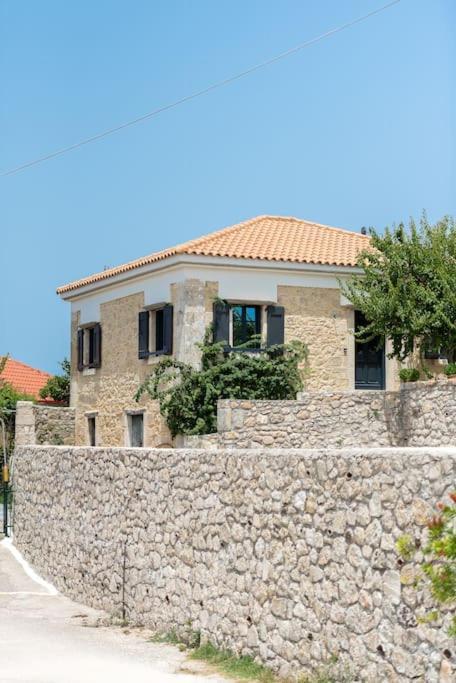 Villa Aiolia Kondoyenádha Exterior foto