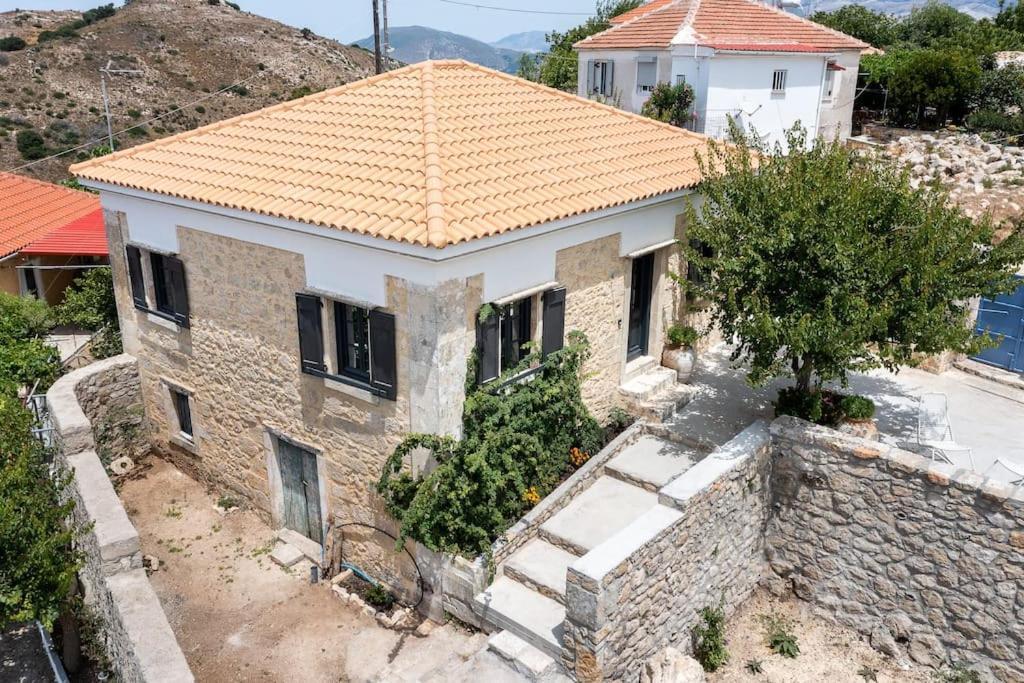 Villa Aiolia Kondoyenádha Exterior foto