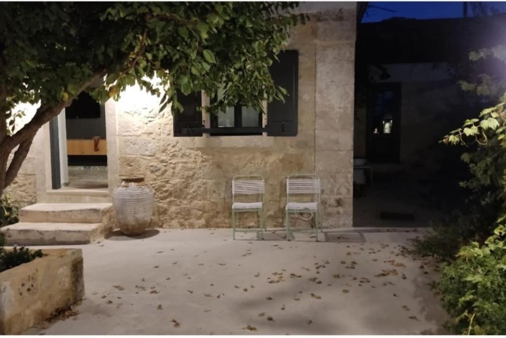 Villa Aiolia Kondoyenádha Exterior foto